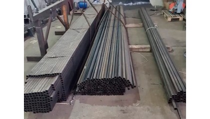 трубу профильную Б/Ш квадратную 100x100 4 мм 09Г2С купить в Барнауле